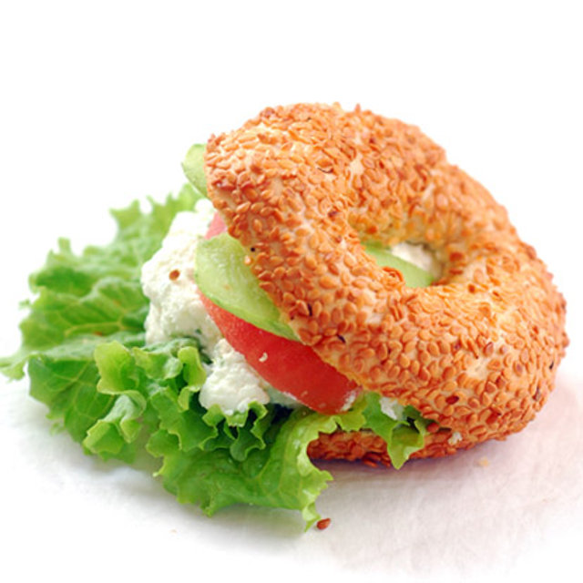 Labne Peynirli Mini Simit Sandviç